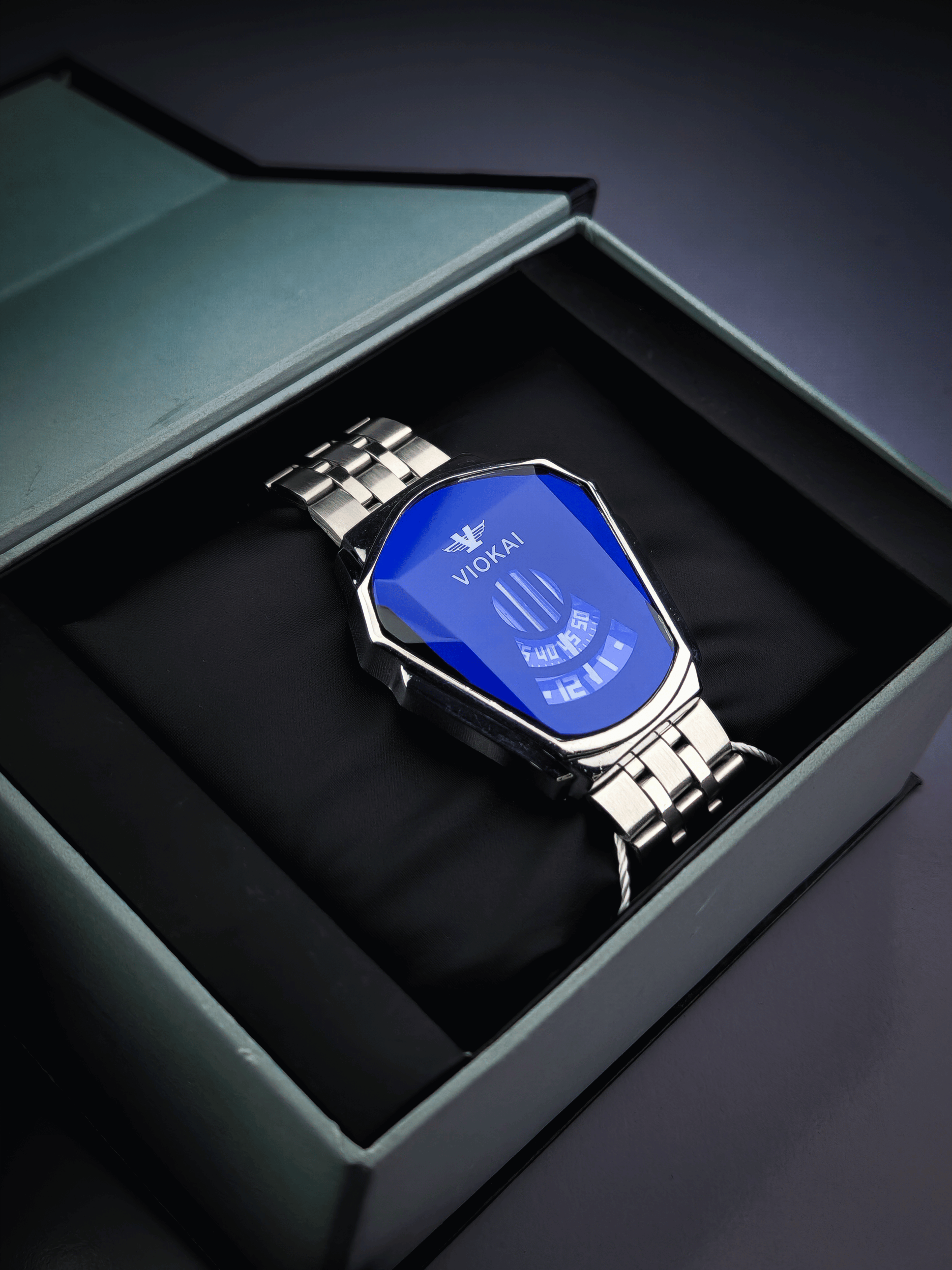 𝐙𝐀𝐘𝐑𝐎𝐍 𝐀𝐳𝐮𝐫𝐞𝐂𝐫𝐨𝐰𝐧